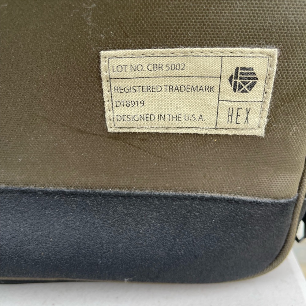 HEX DSLR Camera Backpack - Picture 3 of 9